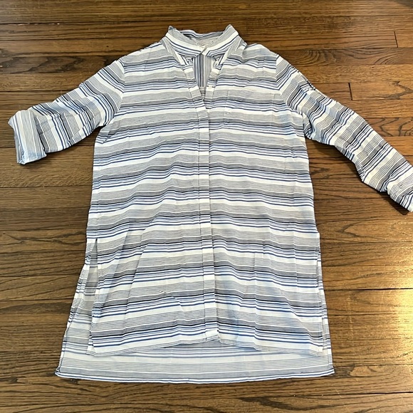 Two by Vince Camuto Linen button front shirt for beach or bed - Picture 1 of 7